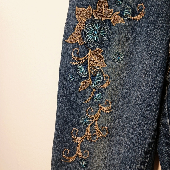 Vintage Denim Cropped Jeans Sz 4  Embroidered Embellished Beaded Acid Wash Boho - Picture 12 of 16